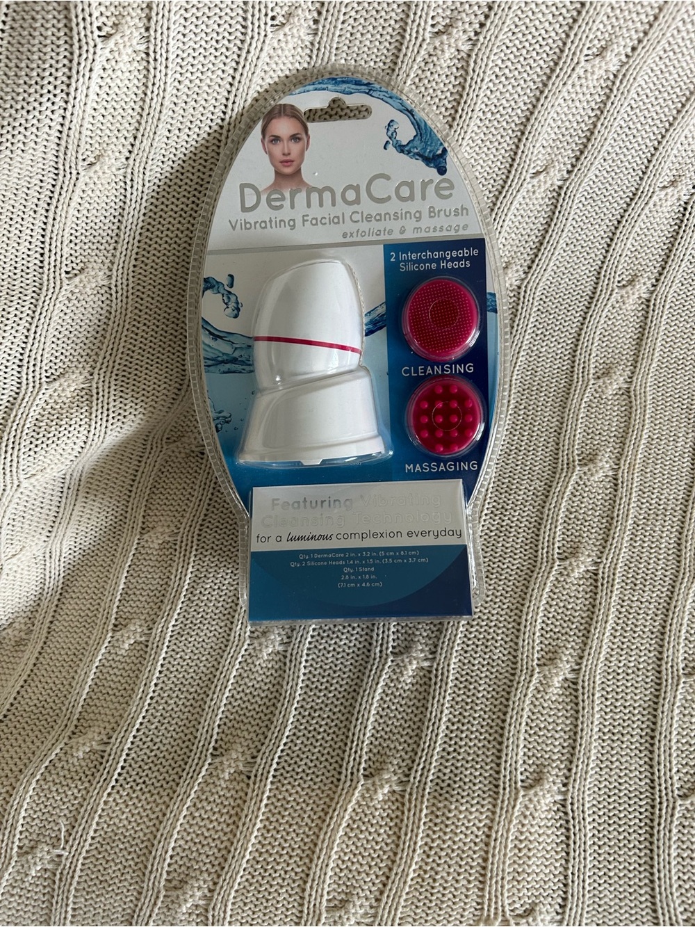 Vibrating Facial Cleansing Brush - White with Pink Heads